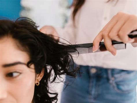 tagliare i capelli da sola pari|Come Tagliarsi i Capelli da Solo: 13 Passaggi